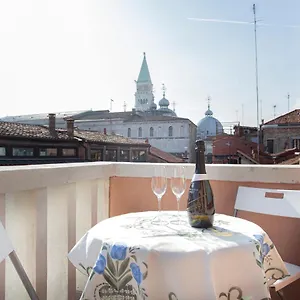 Luxury Terrace View Of San Marco Apartment Venice